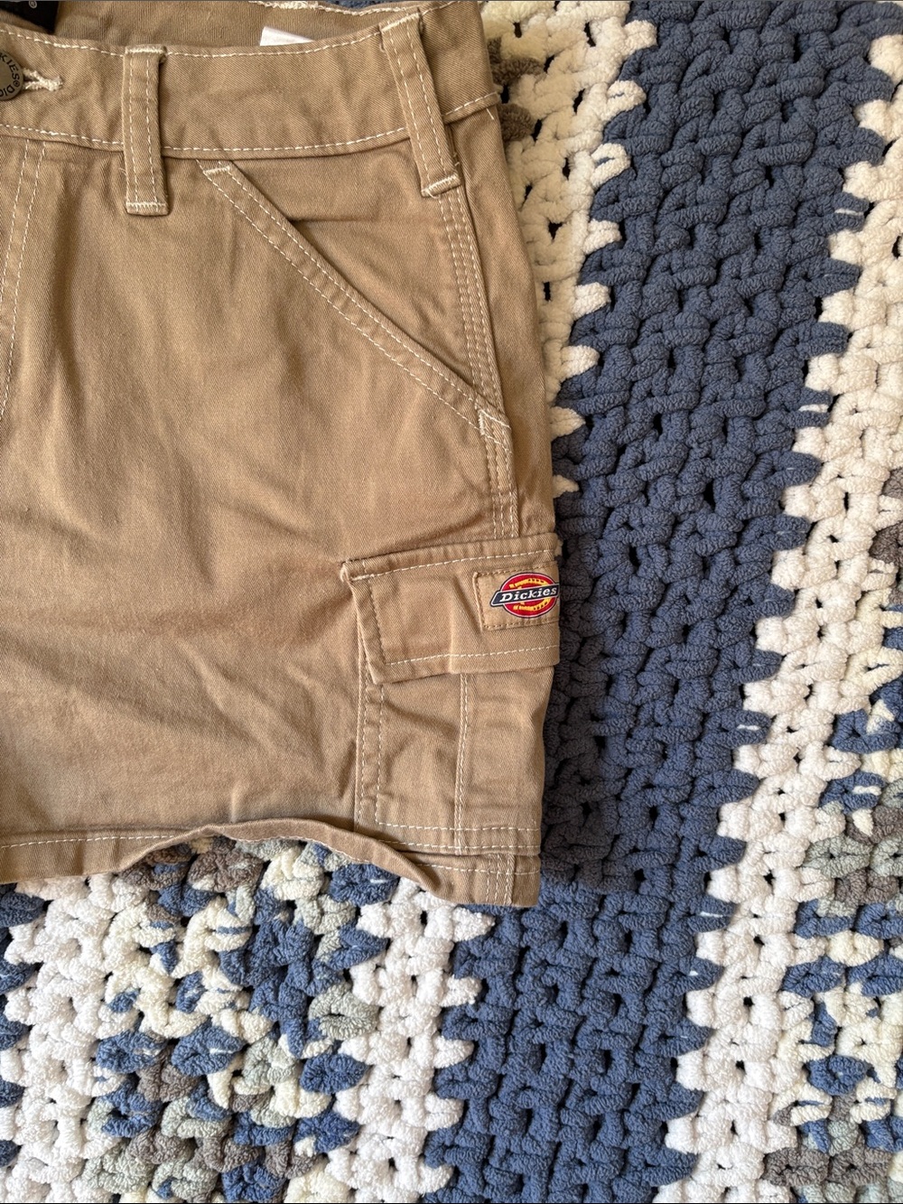 Dickies Women's Khaki Utility Cargo Shorts - Picture 3 of 6